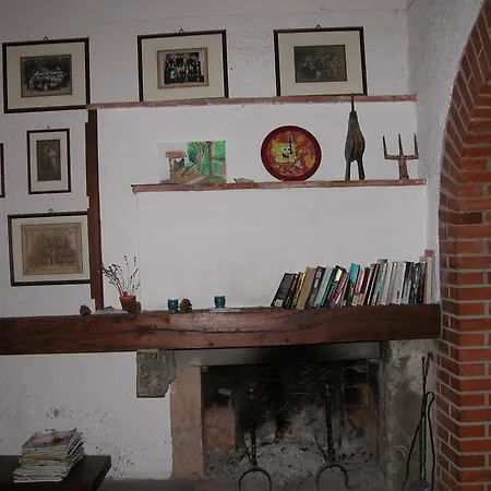 Castello Di Mongiovino Farmház *